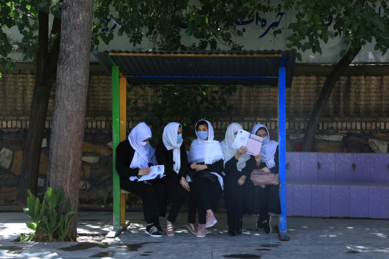 Girls' schools reopen in Afghanistan after Taliban control