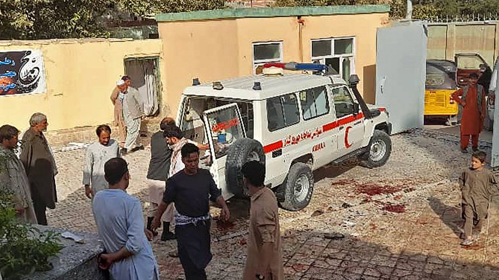 Afghanistan: Dozens killed in mosque explosion in Kunduz