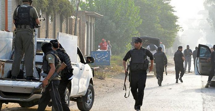 Police arrest 7 accused of killing policemen in Hayatabad