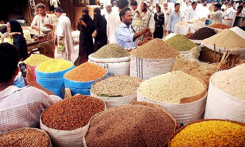 Govt 'fails' to control prices of basic food items