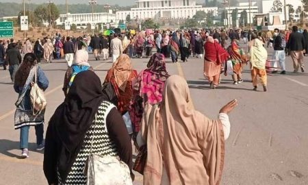 Islamabad school teachers stage protest outside Parliament House