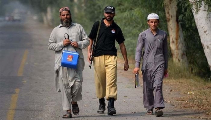 Policeman guarding polio vaccination team martyred in Kohat