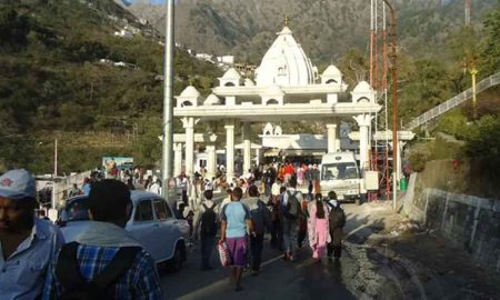 India: Stampede in Hindu temple kills 12