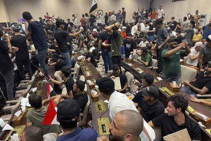 Followers of cleric enter Iraqi parliament