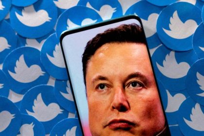 Twitter fires back at Musk