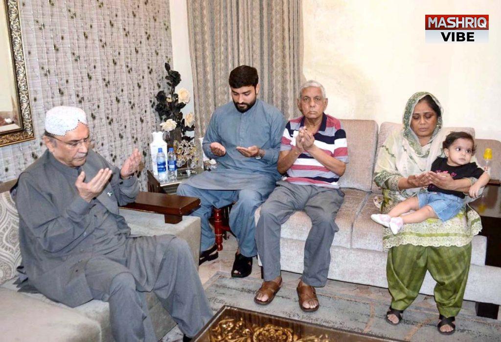 President Zardari visits family of martyred Captain Qureshi